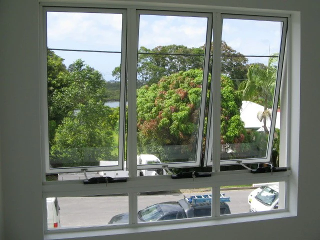 Awning-9_640x480